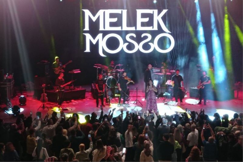 Melek Mosso: İzmir