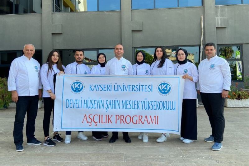 KAYÜ Aşçılık öğrencileri Mersin’den ödülle döndü