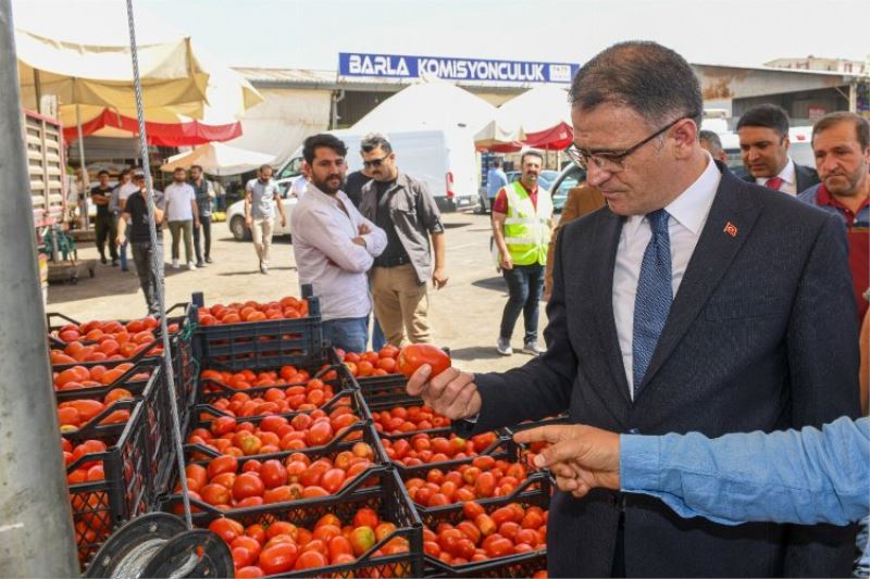 Vali Balcı, sebze ve meyve halini ziyaret etti