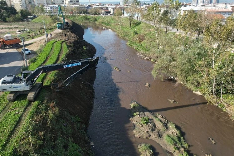 Bursa derelerinde taşkın riskine karşı temizlik