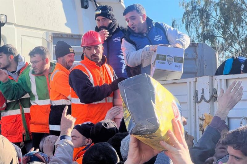 Konya belediyeleri 1800 personelle deprem bölgesinde