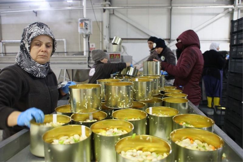 Bolu Belediyesi’nden afet bölgesine 1 TIR konserve