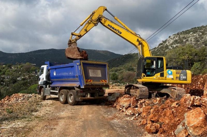 Kaş yolunda genişletme çalışması