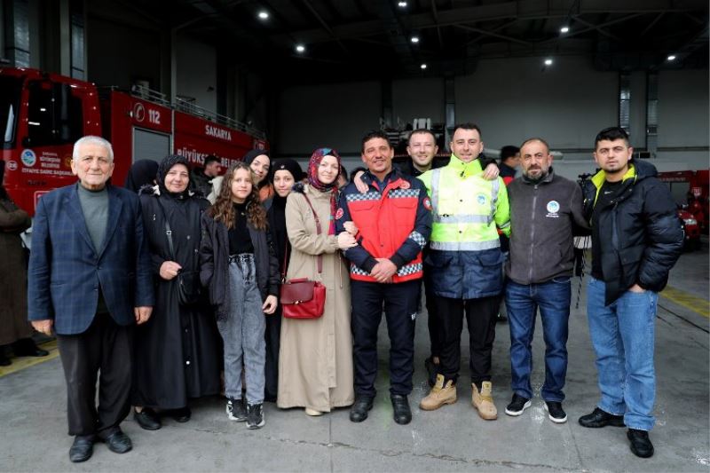 Afet bölgesinde‘umuda giden’ yolu onlar kazmıştı