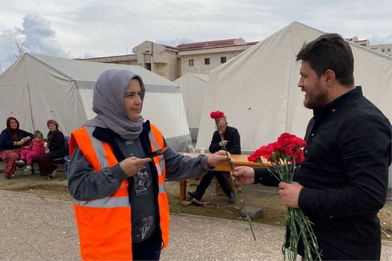 Başkan Satıcı’dan depremzede kadınlara 8 Mart sürprizi