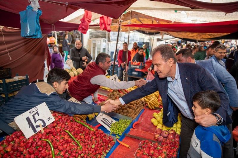 Başkan Seçer pazar esnafıyla buluştu