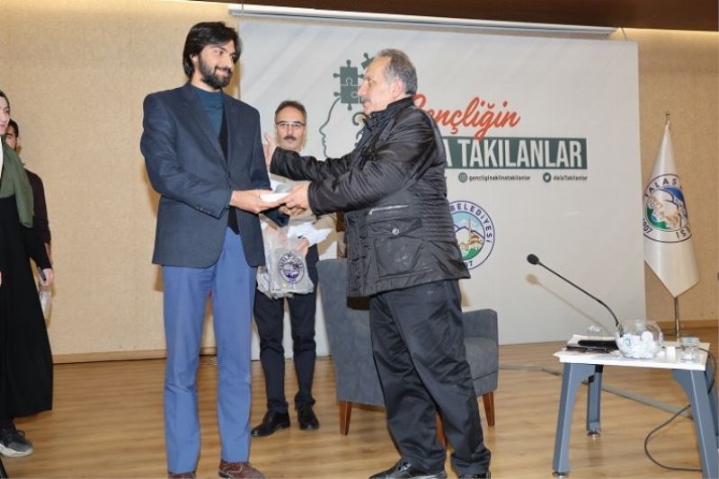 Kayseri Talas gençleri aklına takılanları dinledi