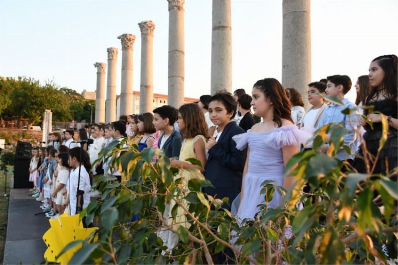 Tarihi mekanda dünya melodileri yankılandı