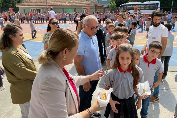 İzmit her okul ve veliye ulaşmaya çalışıyor