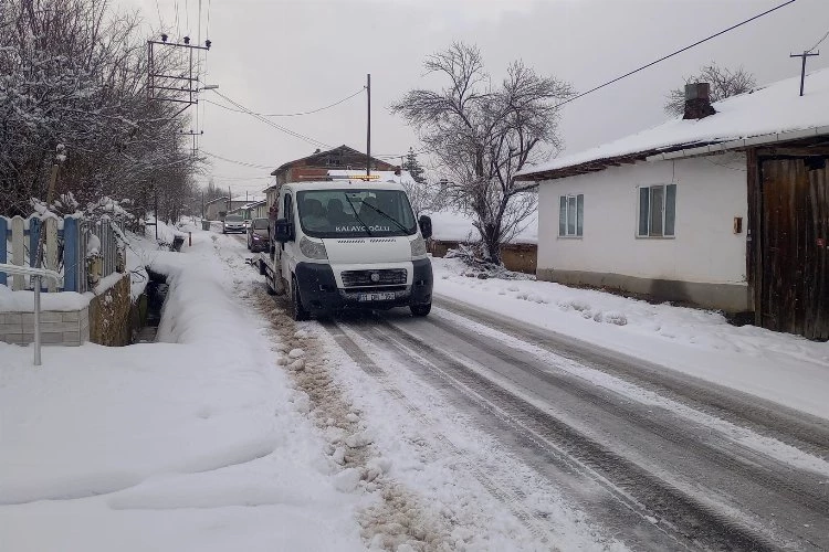 Pazaryeri beyaza büründü