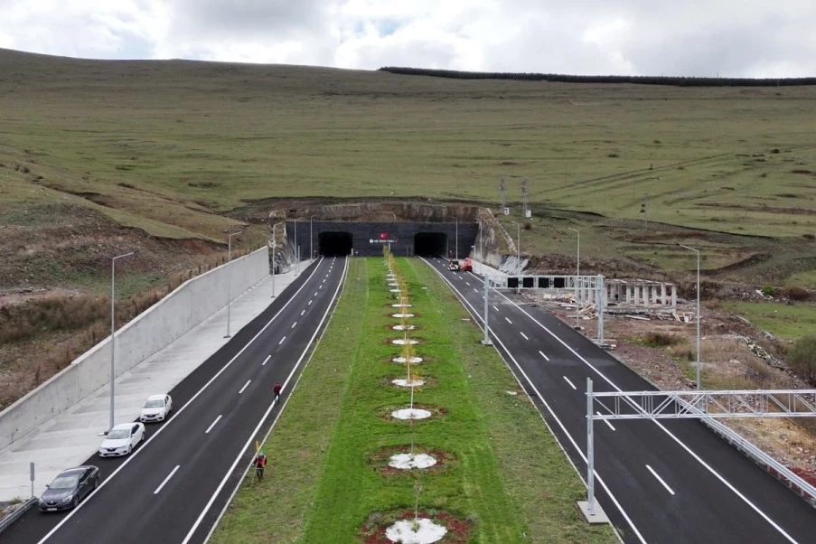 Aktaş Sınır Kapısına erişim sağlayan yol 24 Ekim