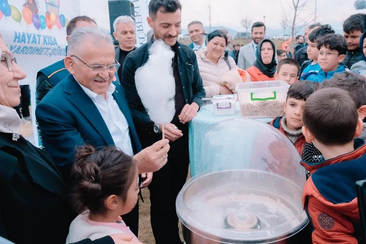 Başkan Büyükkılıç, Yetim çocukların coşkusuna ortak oldu