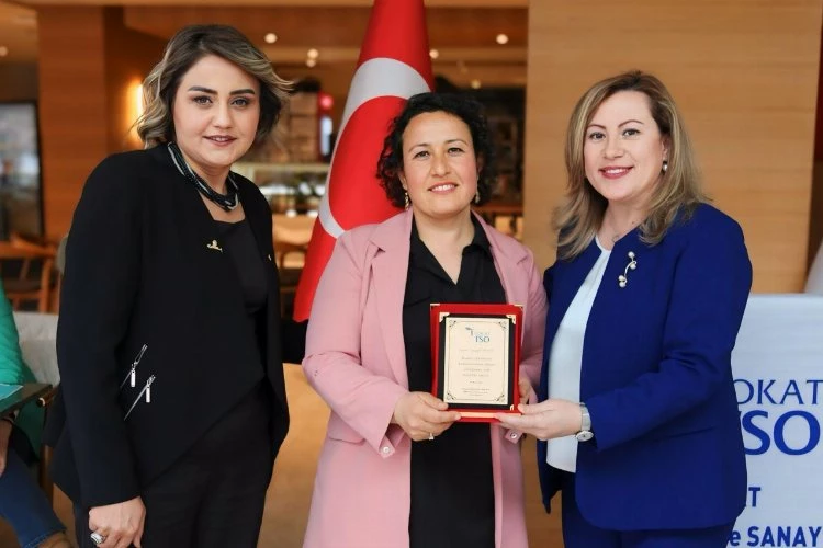 Tokat’ta kadınların başarı öyküleri plaket aldı