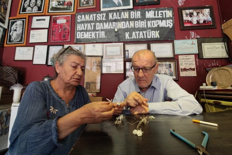 Eşi ile birlikte 70 yıldır telkariye hayat veriyorlar