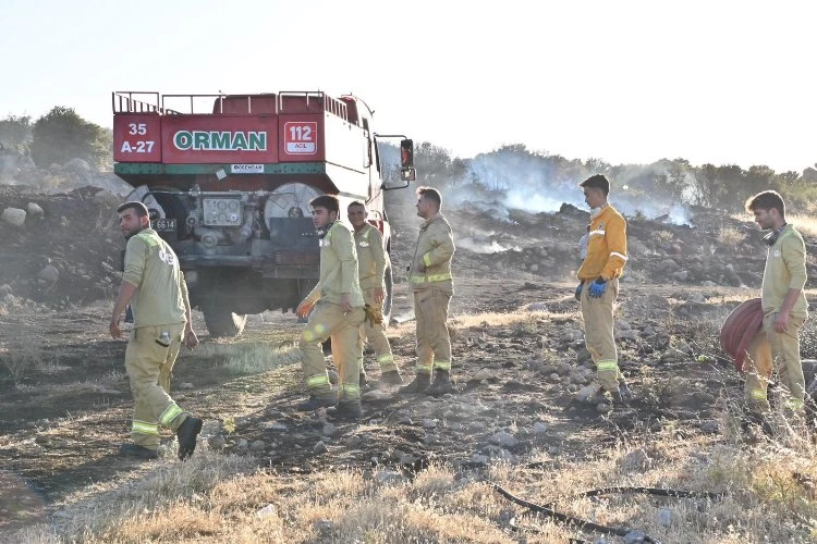 Manisa Büyükşehir İtfaiyesi yangınlarla mücadelesine devam ediyor