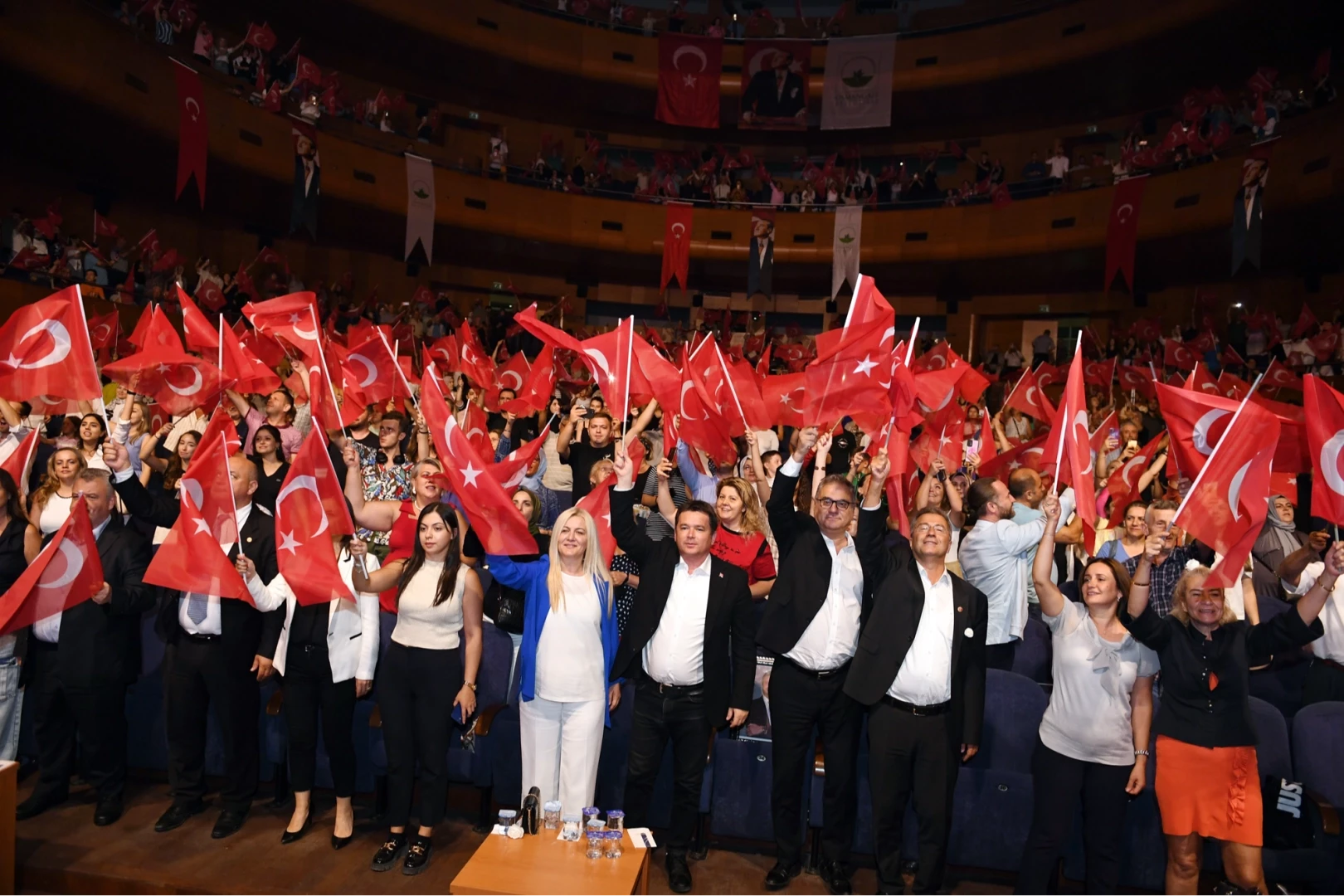 Osmangazi Belediyesi Halk Dansları Topluluğu’ndan büyüleyici gösteri