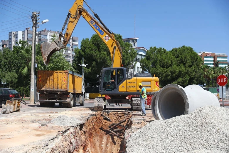 Konyaaltı’nda altyapı çalışmaları hızlandı