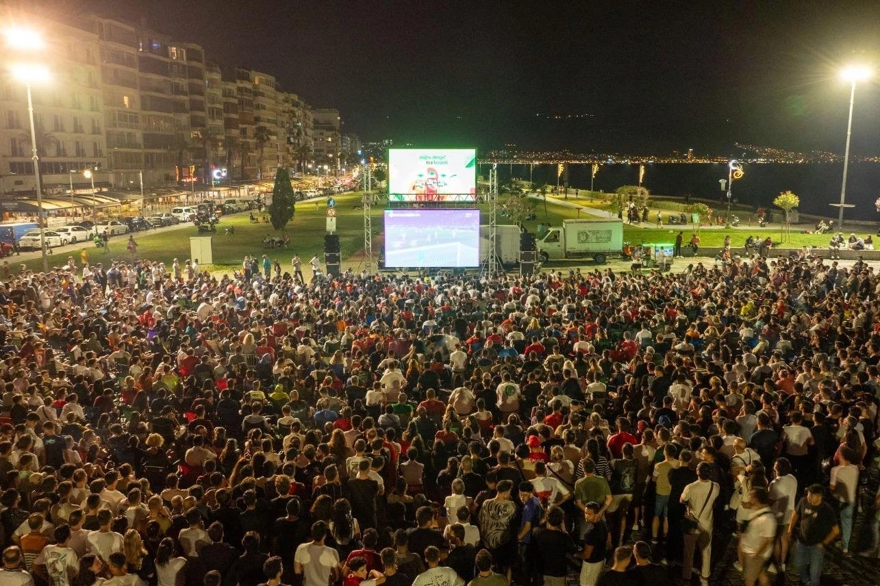 İzmir’de “Filenin Sultanları” için dev heyecan