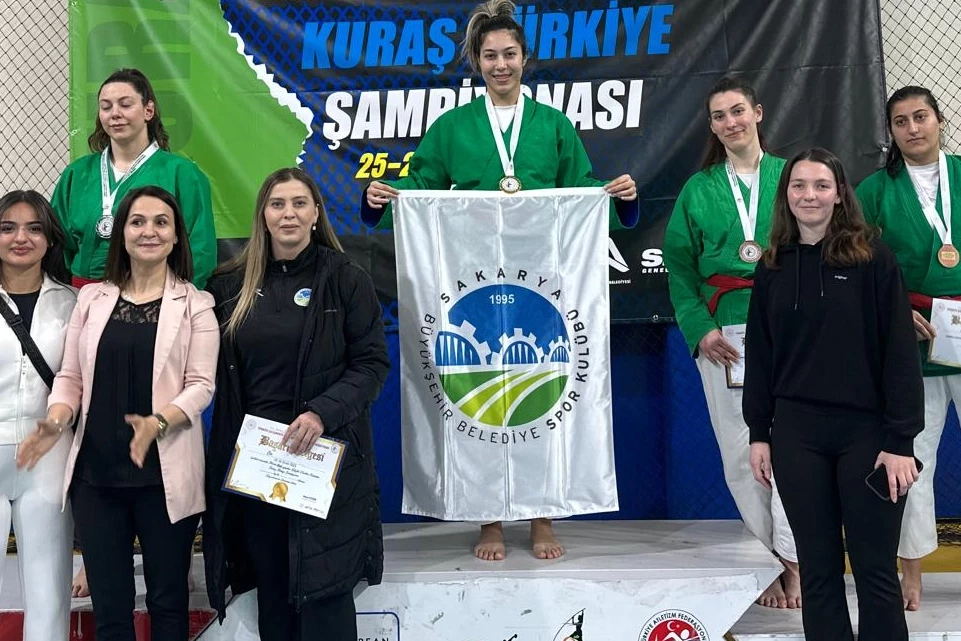 Ece Zurnacı’dan Sakarya’yı gururlandıran şampiyonluk