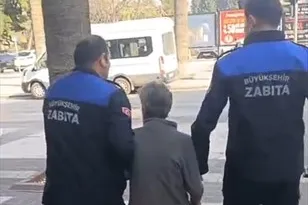 Denizli’de Zabıta’dan dilencilere sıkı denetim