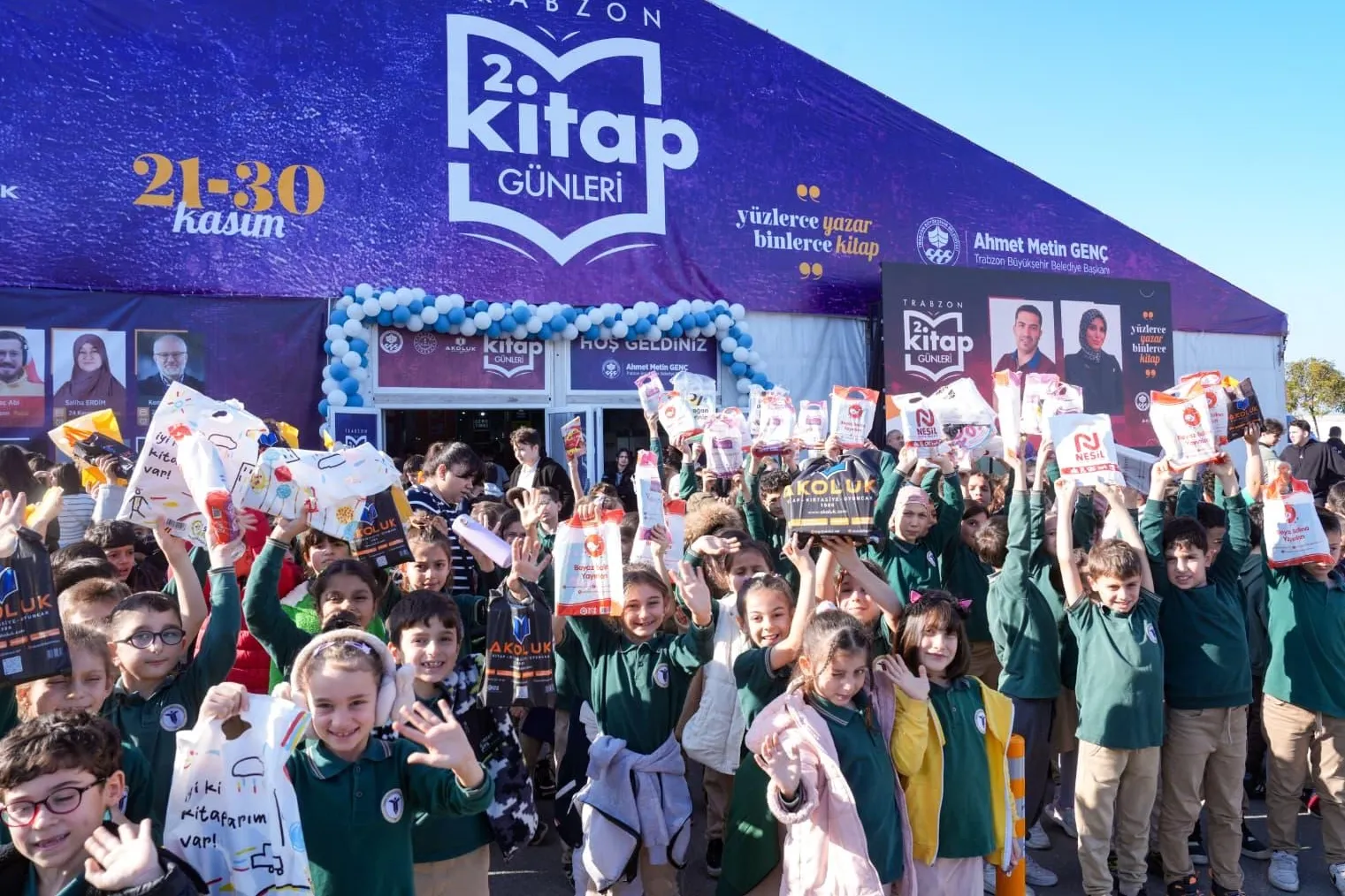 Kitap şölenine çocuklardan yoğun ilgi