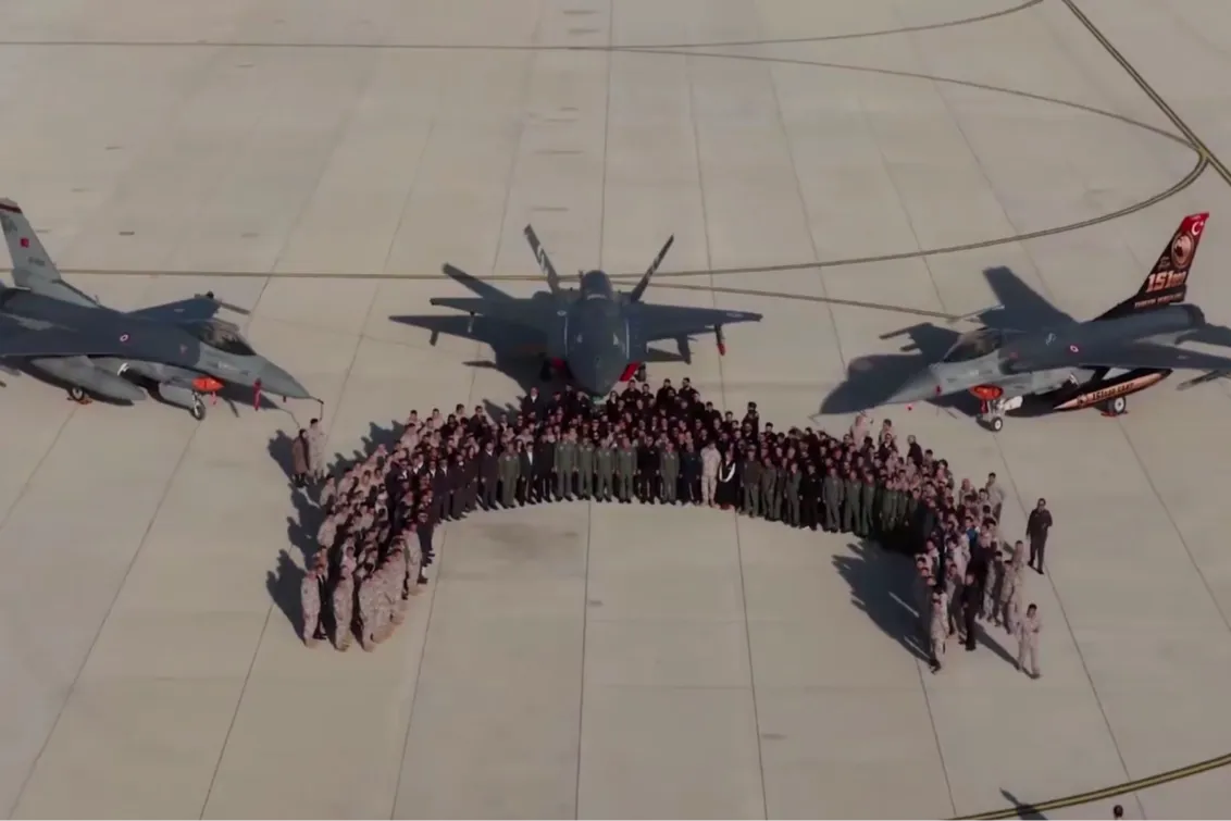 Bayraktar KIZILELMA insansız savaş uçağıyla dünyada ilki başardı