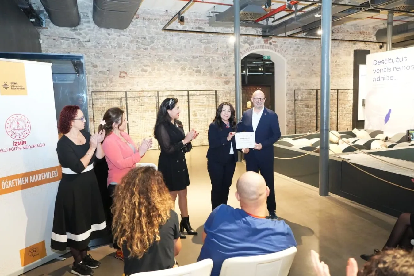 İzmir Öğretmen Akademileri