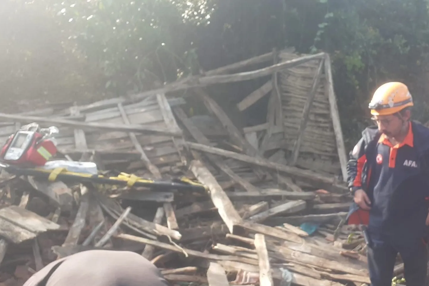 Düzce’de çöken ahşap evde 1 kişi hayatını kaybetti