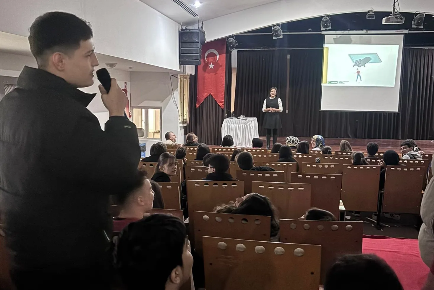 Bursa’da gençlere “Teknoloji Bağımlılığı” eğitimi verildi