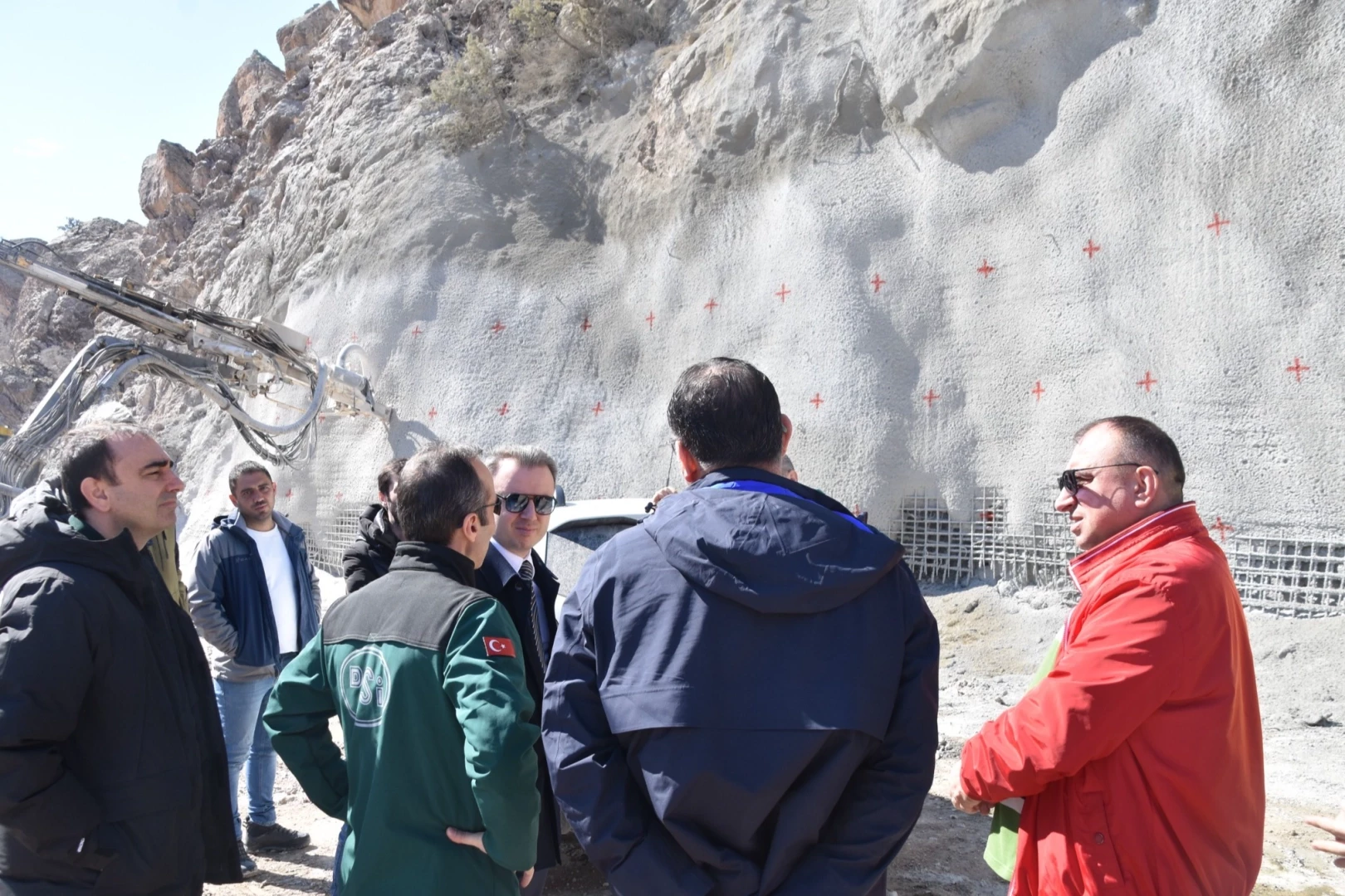 DSİ Çoruh Projeleri 26. Bölge Müdürü Yıldız, Yusufeli’nde altyapı çalışmalarını inceledi