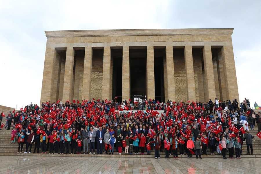 Mudanya Belediyesi bin 283 öğrenciyi Anıtkabir