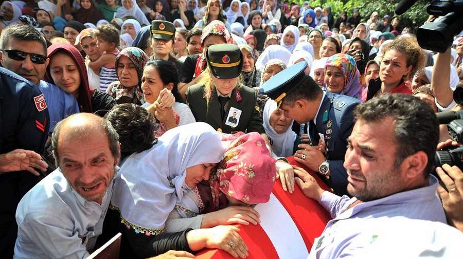 Bursa şehidini son yolculuğuna uğurladı