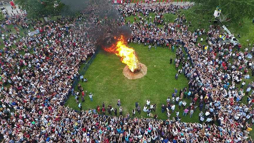 Kakava ateşi yanıyor