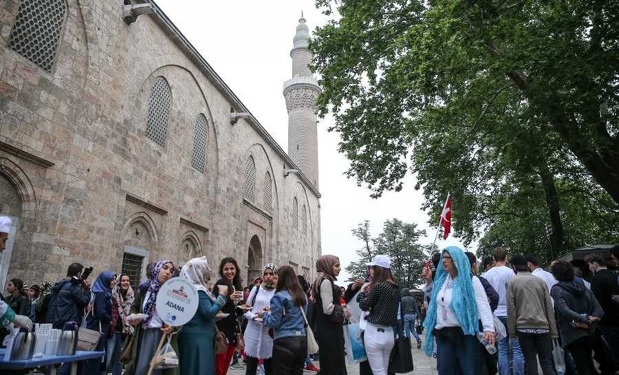 Yüzlerce öğrenci Bursa