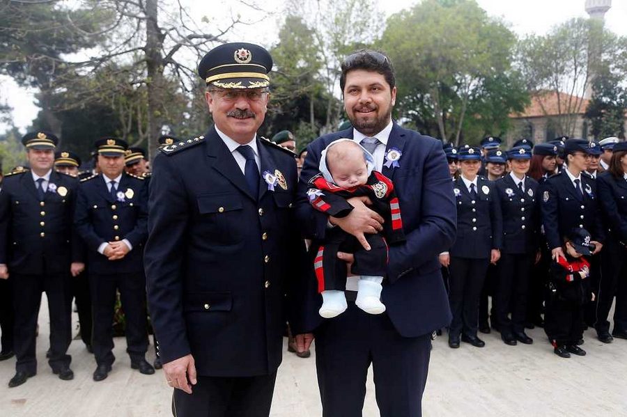 Emniyet müdüründen, kızına ceza yazan polise ödül