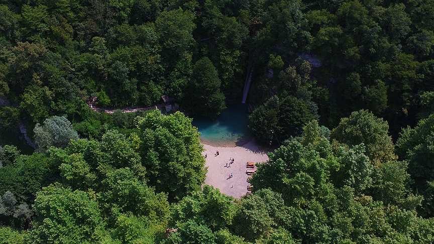 28 şelaleli tabiat parkına ziyaretçi akını