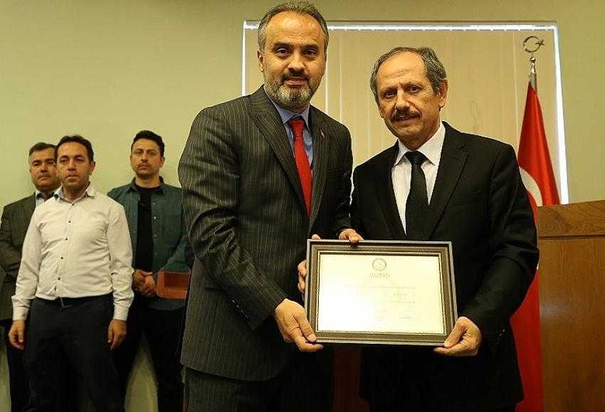 Bursa Büyükşehir Belediye Başkanı Aktaş mazbatasını aldı