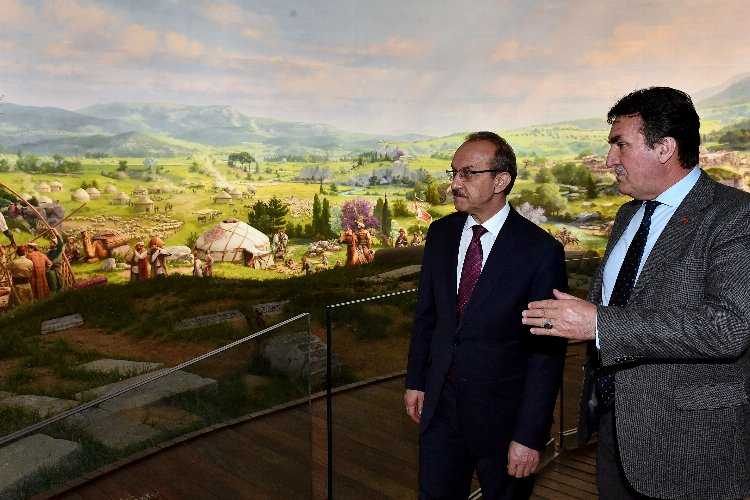 Kocaeli Valisi Yavuz, Bursada Osmangazinin Fetih Müzesine hayran kaldı