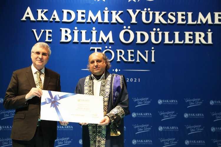 Sakaryada ödül töreninde Sezai Karakoç anıldı 