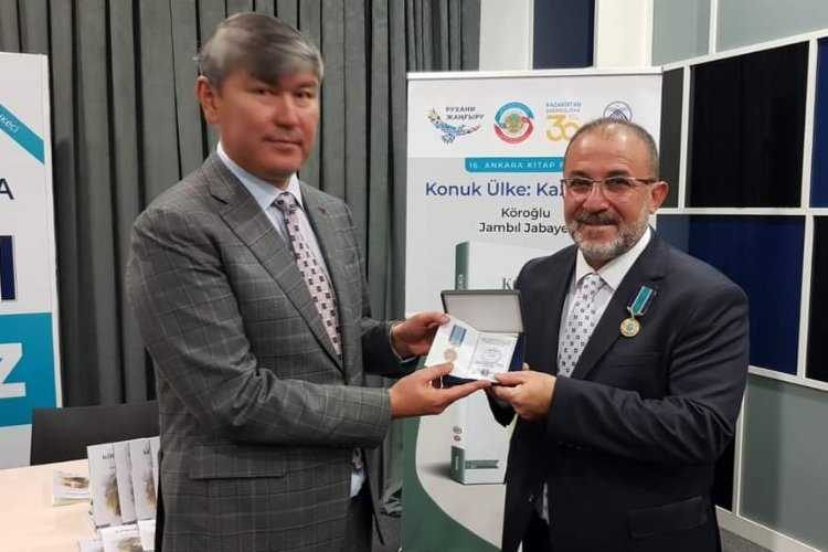 Kahramanmaraş Afşin Belediye Başkanı Güvene Kazakistandan madalya 