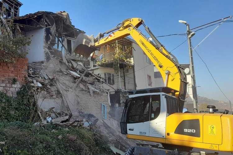 Bursa Osmangazide metruk binalar yıkıyor 