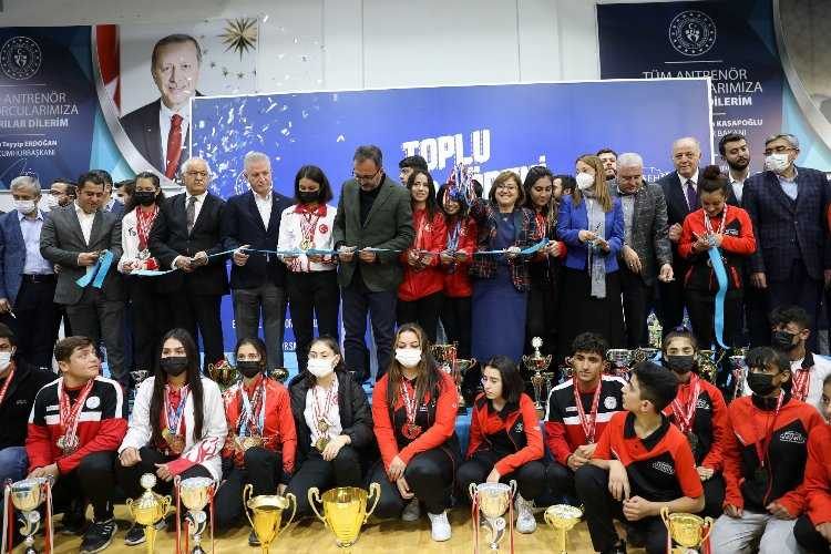 Gaziantepe 9 yeni spor tesisine Bakanlı açılış
