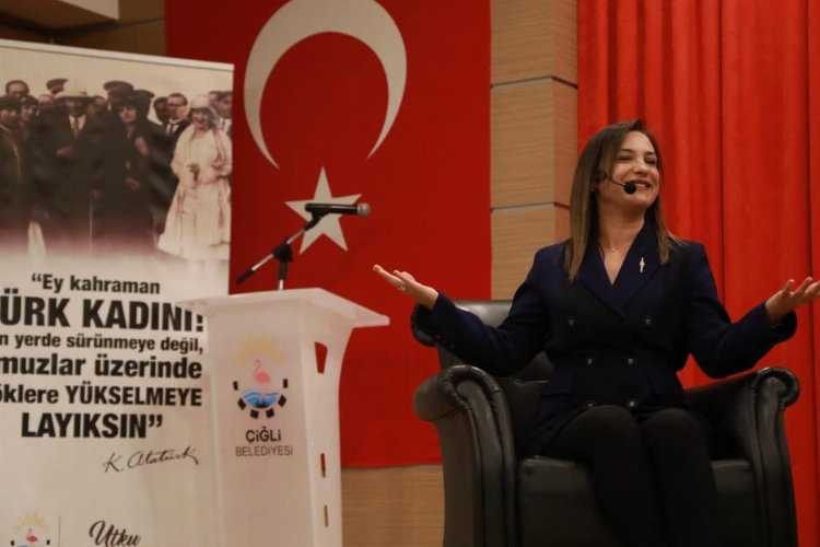 İzmir Çiğlide kadının siyasetteki yeri konuşuldu