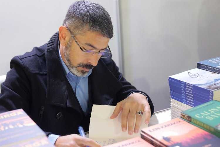 Nevşehir Kitap Fuarında Behçet Alkandan imza günü