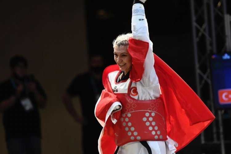 Para  Taekwondoda bir altın madalya daha... Dünya şampiyonuyuz
