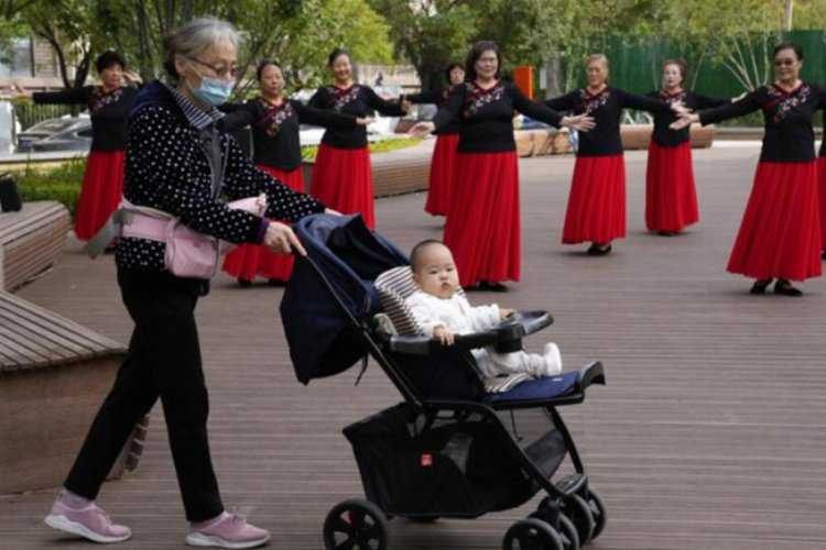 Çinde bebek yapan çiftlere kredili teşvik