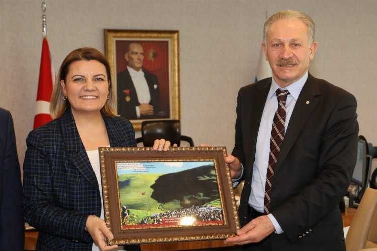 Kocaeli İzmit Belediye Başkanı Hürriyetten Hanak Belediyesine ziyaret 