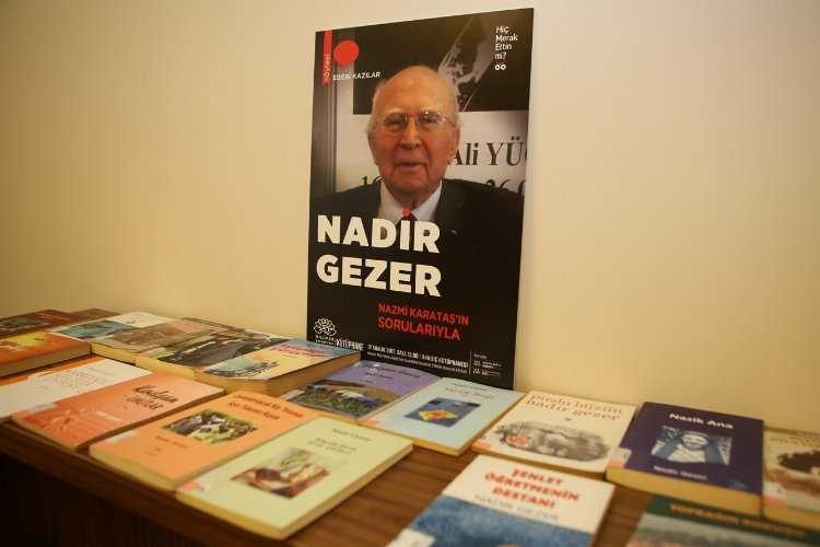 Bursalı yazar Nadir Gezerin kitapları Nilüfere bağışlandı