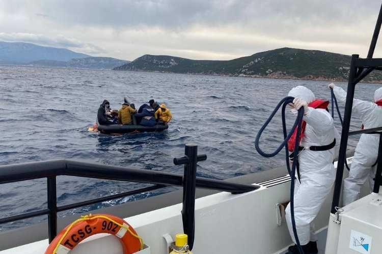 İzmir Çeşmede 40 düzensiz göçmen kurtarıldı