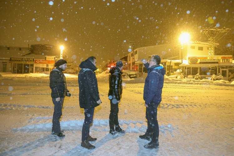 Nevşehirde kar küreme, tuzlama ve temizlik çalışmaları gece boyunca sürdü 